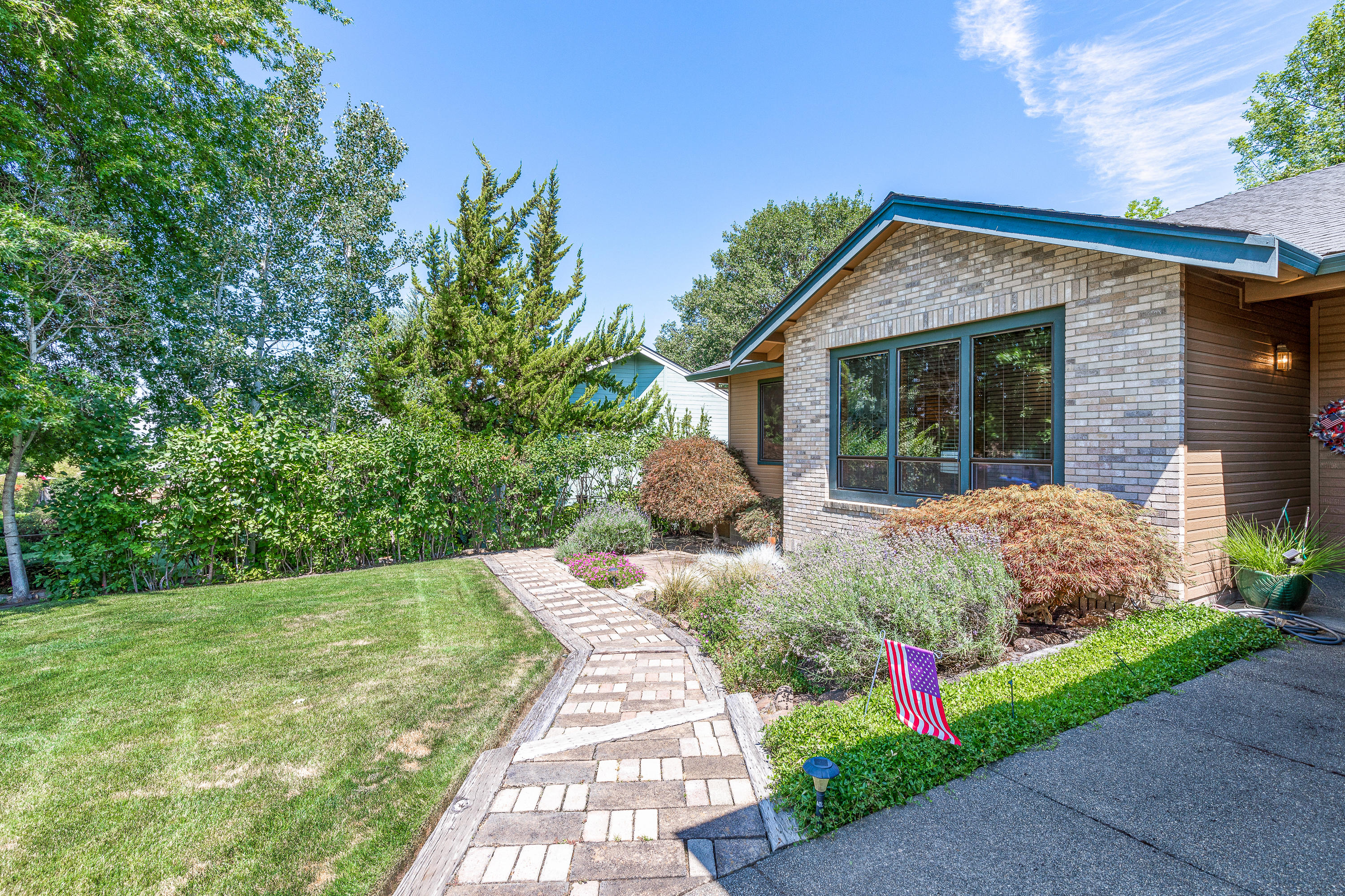 4259 Innsbruck Ridge Medford, OR 97504 - Photo 6 of 57 7