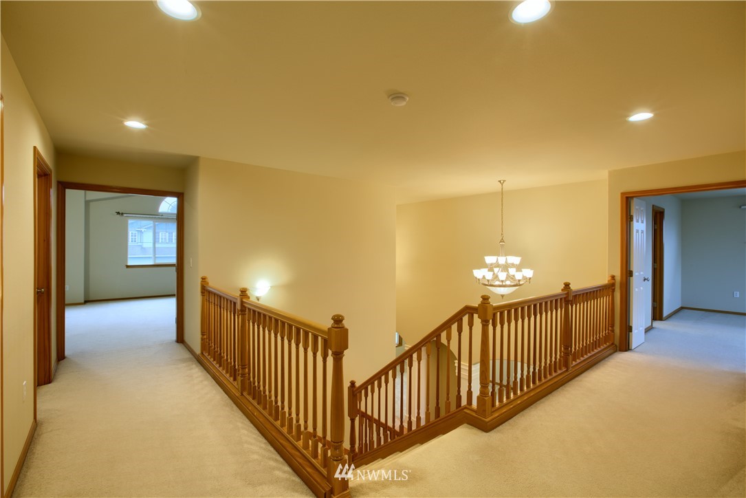 327 Quincy Avenue Northeast Renton, WA 98059 - Photo 14 of 24 Gallery Image 14