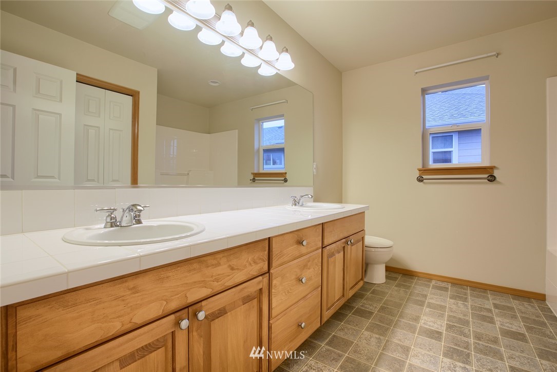 327 Quincy Avenue Northeast Renton, WA 98059 - Photo 19 of 24 Gallery Image 19