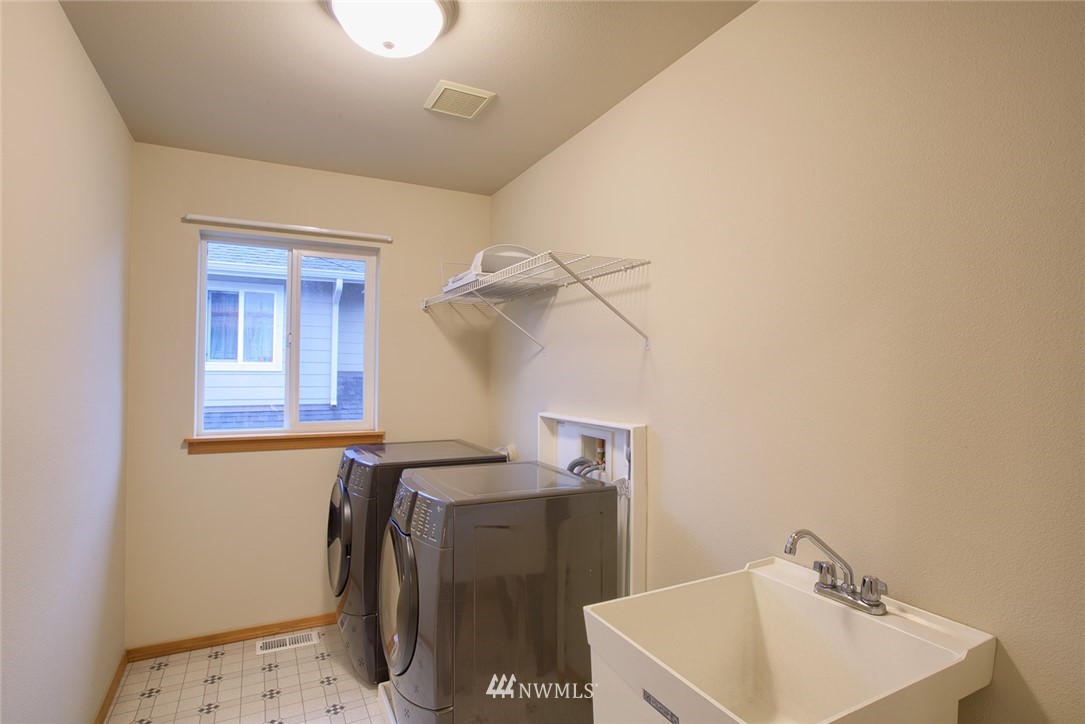 327 Quincy Avenue Northeast Renton, WA 98059 - Photo 22 of 24 Gallery Image 22