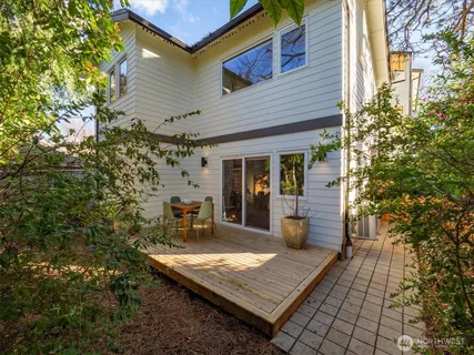 $850,000 | 2110 North 43rd Street, Seattle, WA 98103
