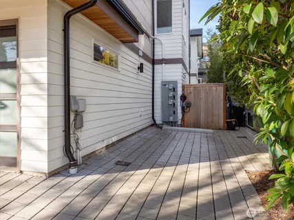 $850,000 | 2110 North 43rd Street, Seattle, WA 98103