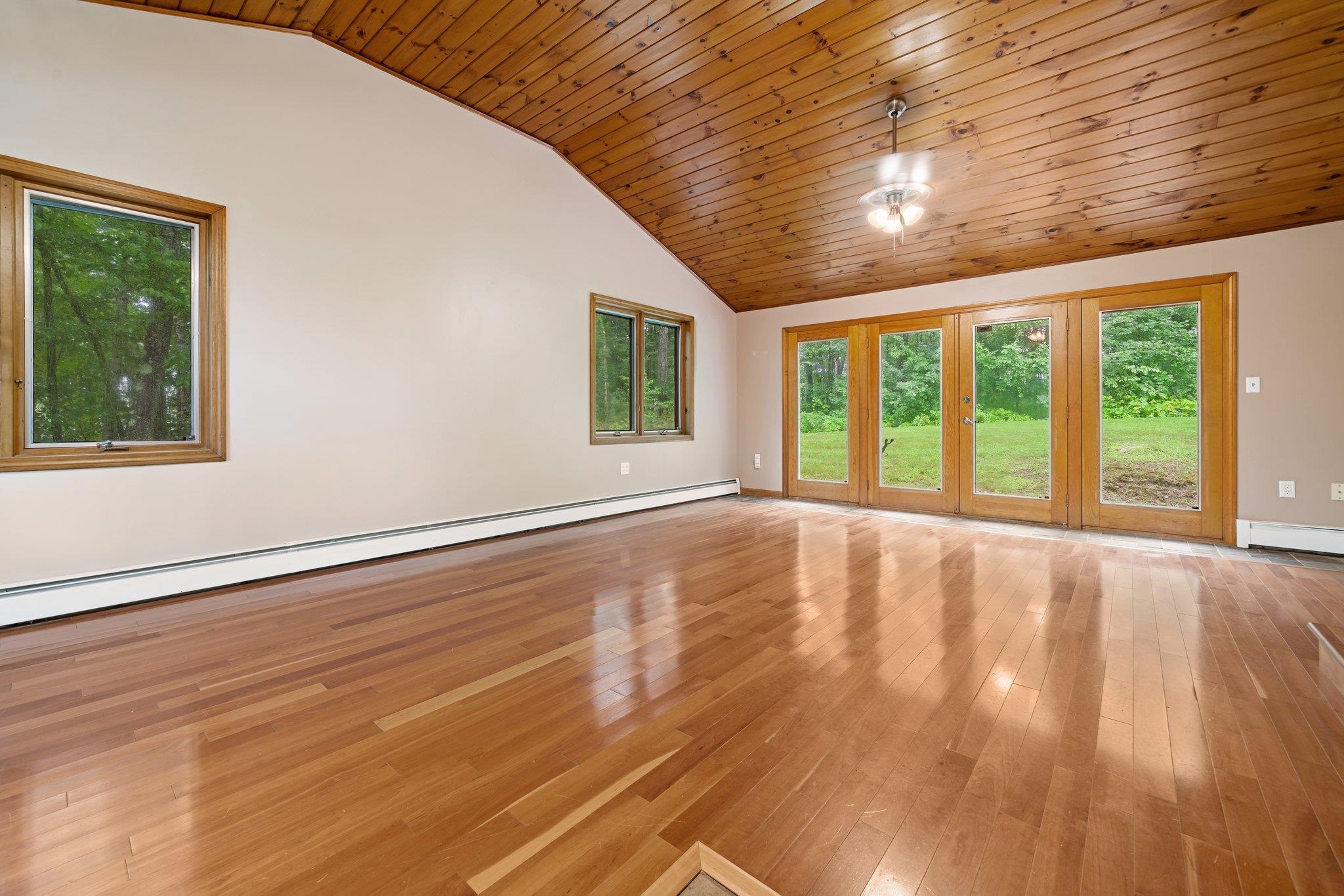 24 West Shore Road Windham, NH 03087 - Photo 14 of 26