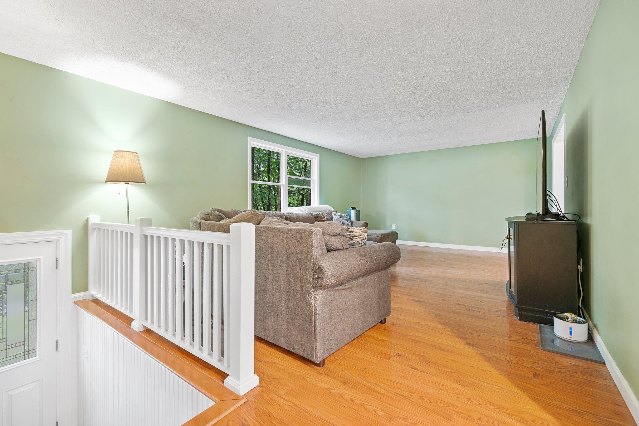 24 West Shore Road Windham, NH 03087 - Photo 5 of 26
