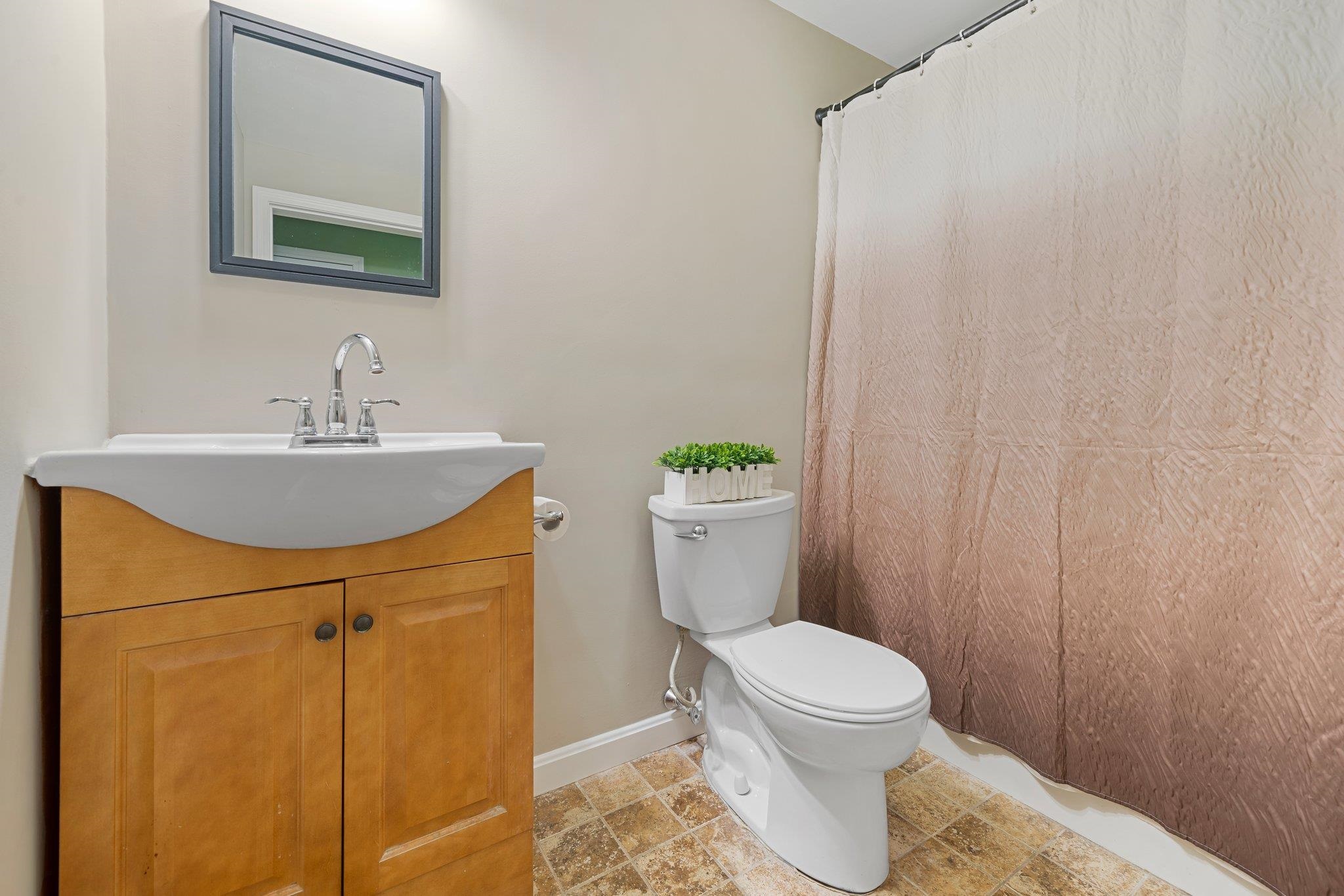 24 West Shore Road Windham, NH 03087 - Photo 7 of 26