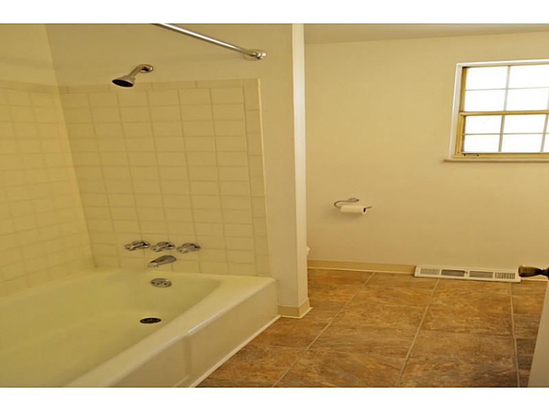 260 Kelly Road Washington, PA 15301 - Photo 19 of 25 Full Bath.