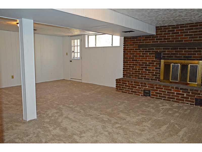 260 Kelly Road Washington, PA 15301 - Photo 20 of 25 Basement/Game Room.