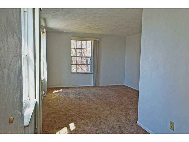 260 Kelly Road Washington, PA 15301 - Photo 3 of 25 Living Room.