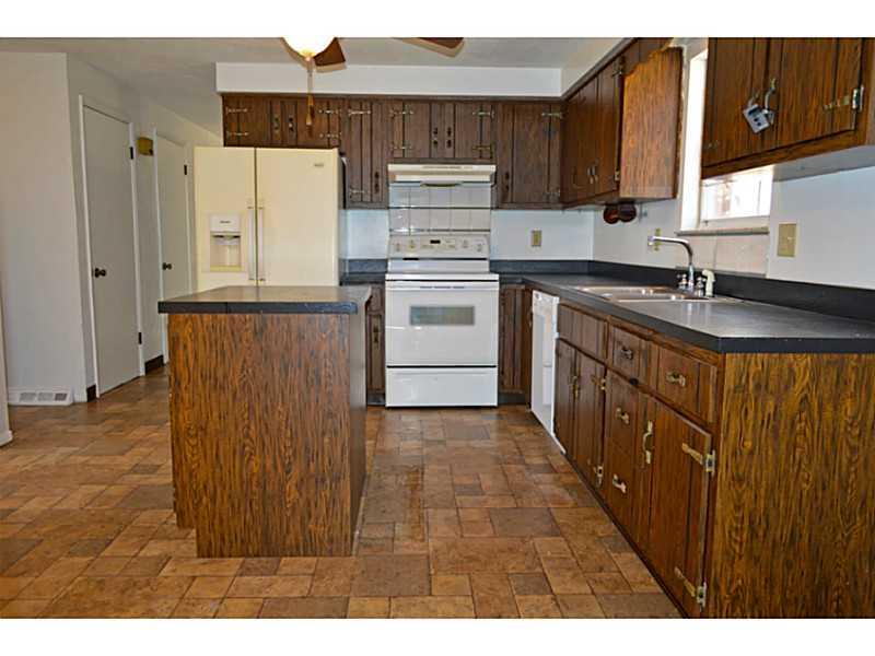 260 Kelly Road Washington, PA 15301 - Photo 6 of 25 Kitchen.