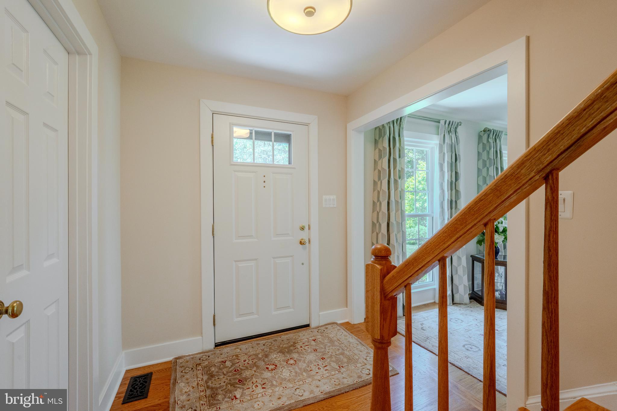11910 Winstead Lane Reston, VA 20194 - Photo 22 of 80 Front Foyer