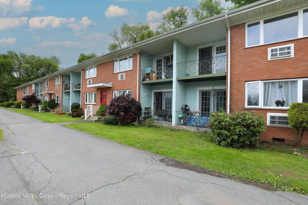 $1,650 | 30 Lamb Avenue, Unit 2D, Saugerties, NY 12477