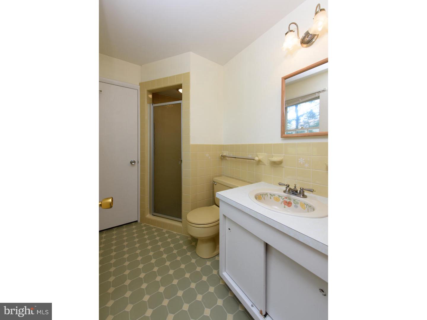 818 West King Road Malvern, PA 19355 - Photo 16 of 24 Master Bathroom