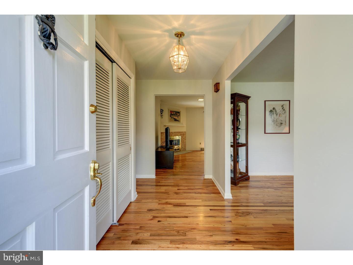 818 West King Road Malvern, PA 19355 - Photo 3 of 24 Foyer