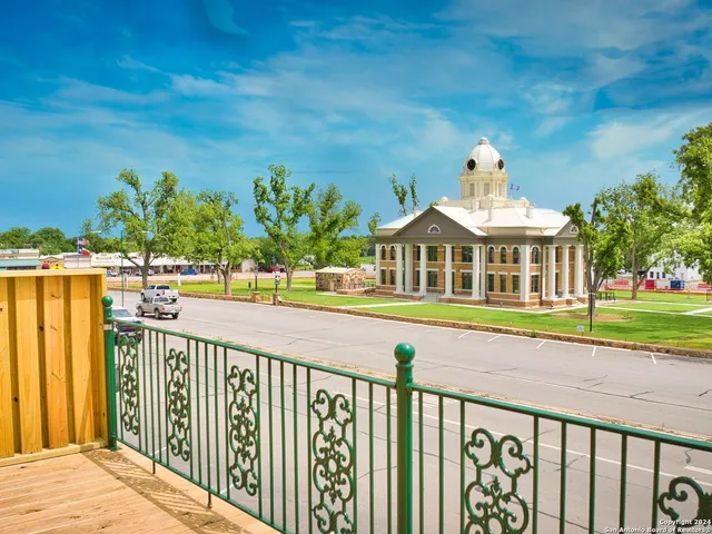 $1,950,000 | 226 Fort McKavitt Street, Mason, TX 76856