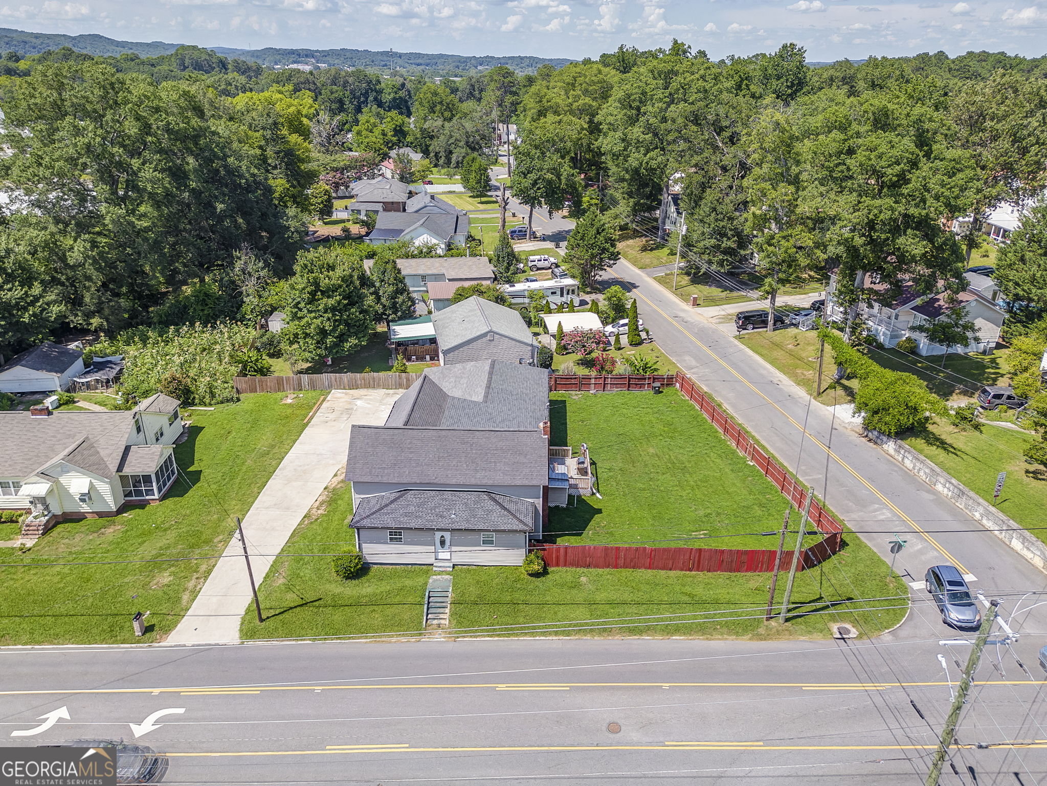 533 Underwood Street Dalton, GA 30721 - Photo 2 of 56 a view of a city