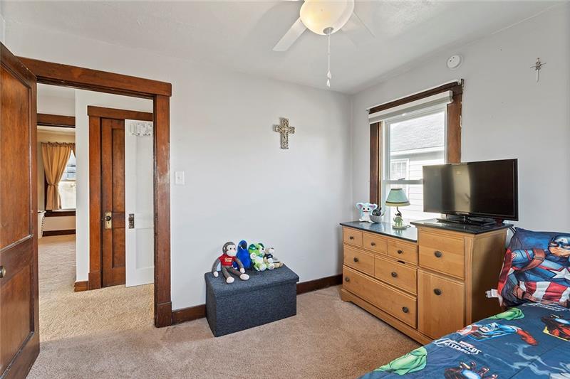1831 Devonshire Road Coraopolis, PA 15108 - Photo 15 of 23 Gallery Image 15