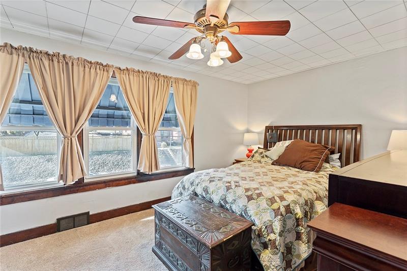 1831 Devonshire Road Coraopolis, PA 15108 - Photo 18 of 23 Gallery Image 18