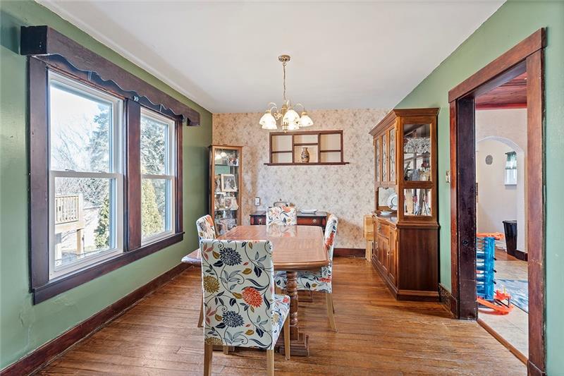 1831 Devonshire Road Coraopolis, PA 15108 - Photo 6 of 23 Gallery Image 6