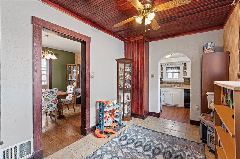 1831 Devonshire Road Coraopolis, PA 15108 - Photo 9 of 23 Gallery Image 9