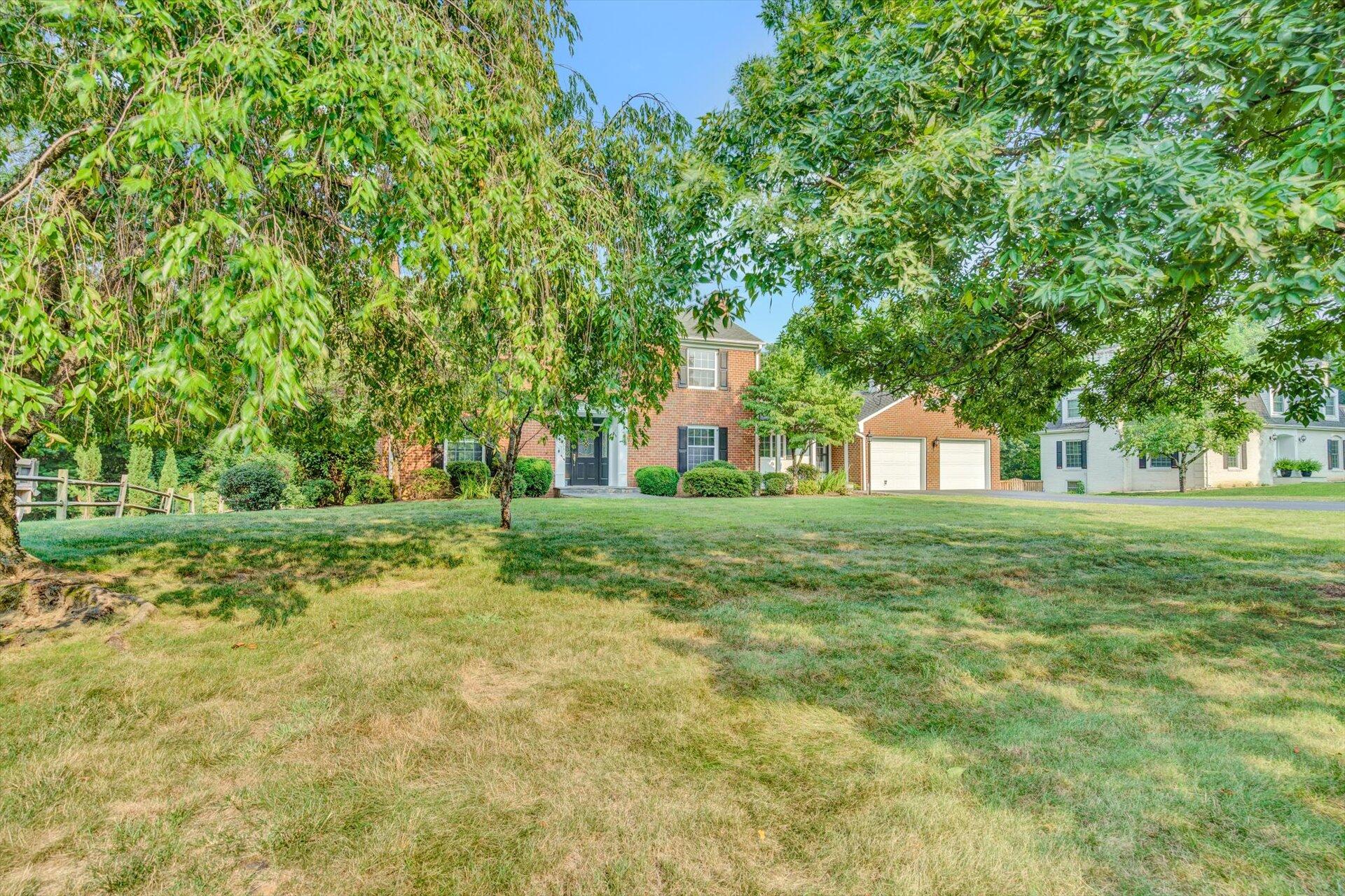 5157 Falcon Ridge Road Roanoke, VA 24018 - Photo 4 of 50 a view of a trees with a big yard