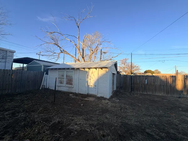 $81,000 | 1216 College Avenue, Levelland, TX 79336