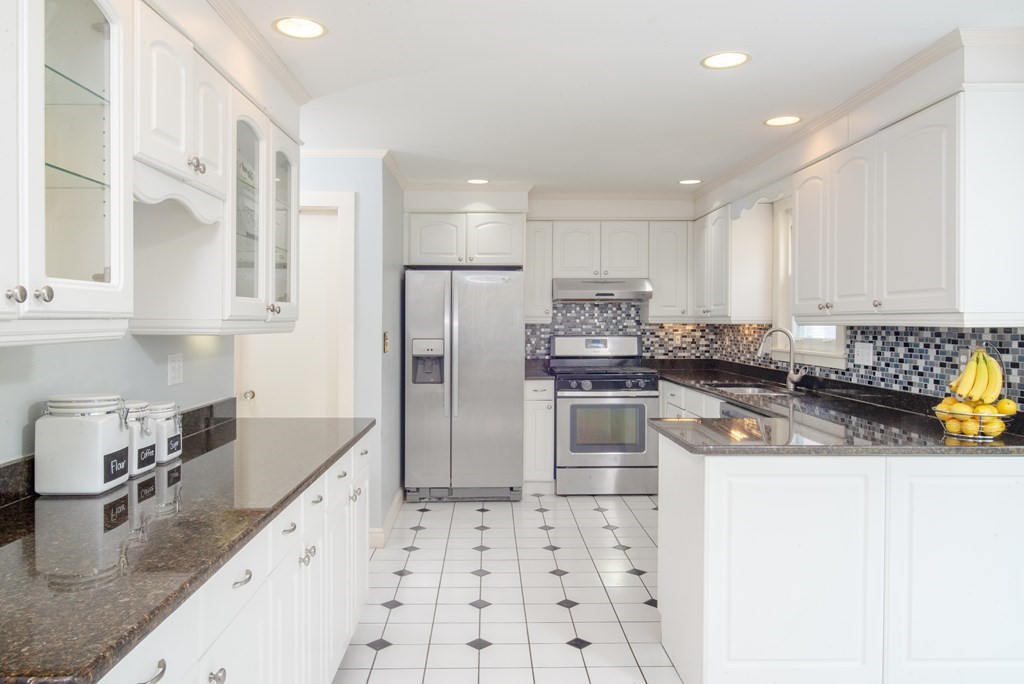 588 Andover Street Lowell, MA 01852 - Photo 15 of 35