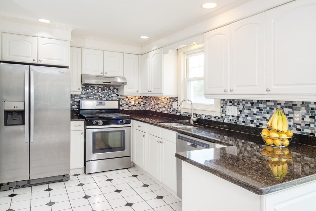 588 Andover Street Lowell, MA 01852 - Photo 17 of 35