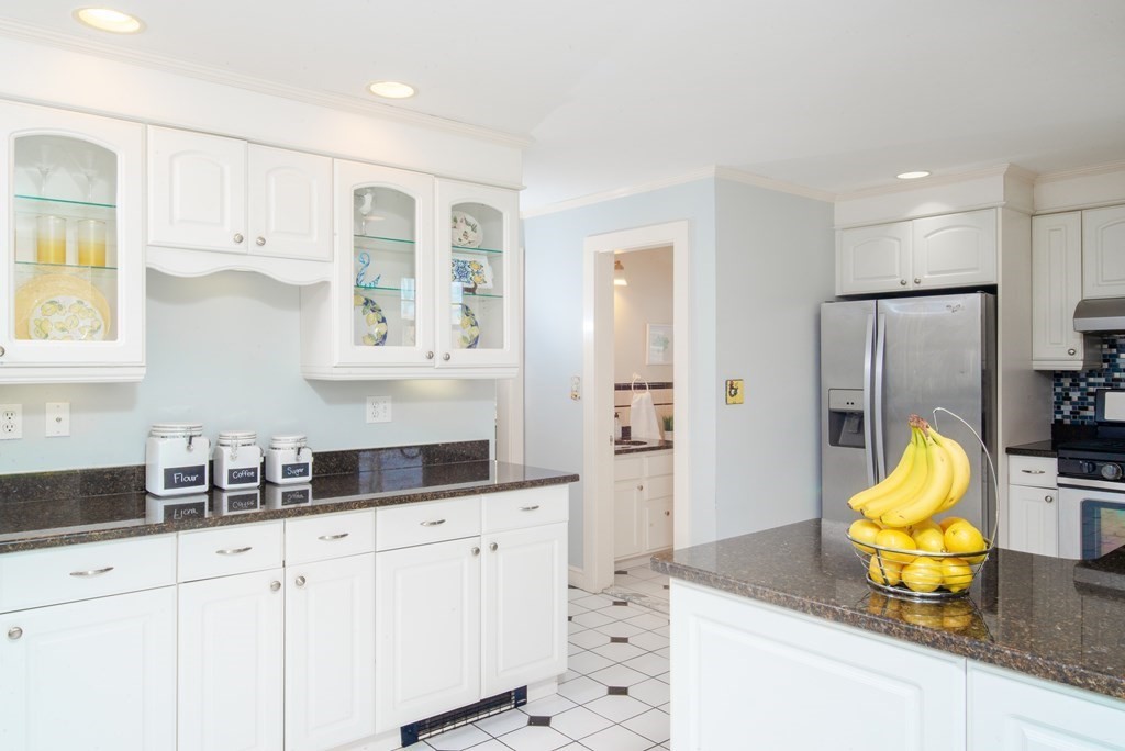 588 Andover Street Lowell, MA 01852 - Photo 18 of 35