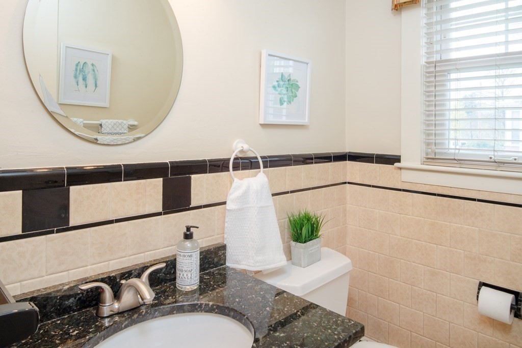 588 Andover Street Lowell, MA 01852 - Photo 23 of 35
