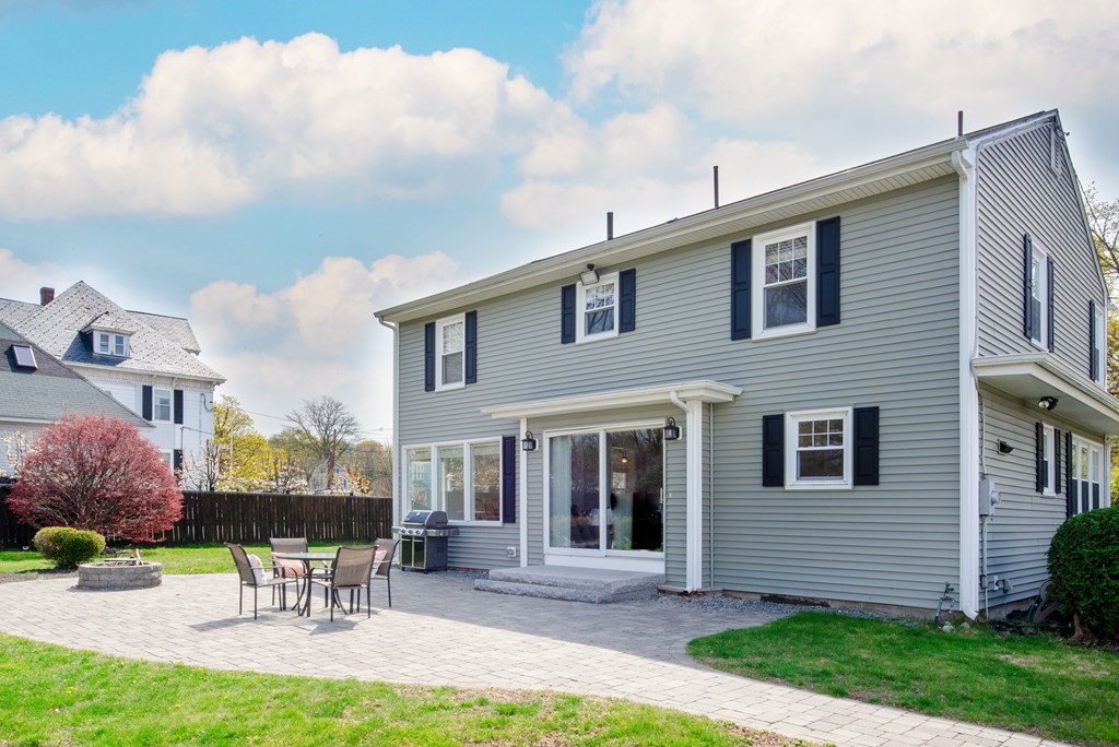588 Andover Street Lowell, MA 01852 - Photo 4 of 35