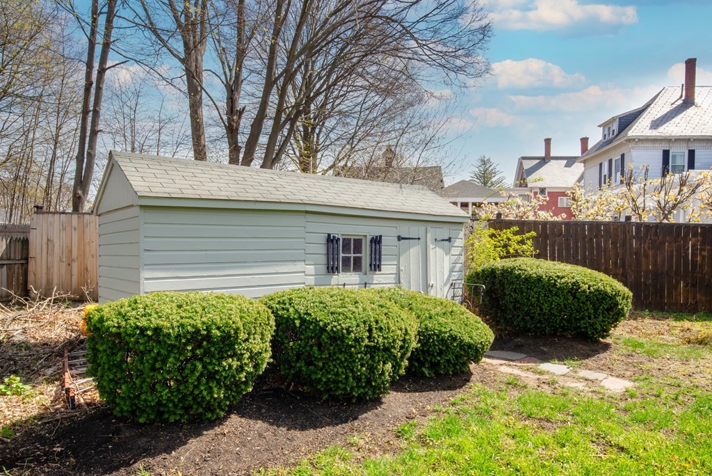 588 Andover Street Lowell, MA 01852 - Photo 7 of 35
