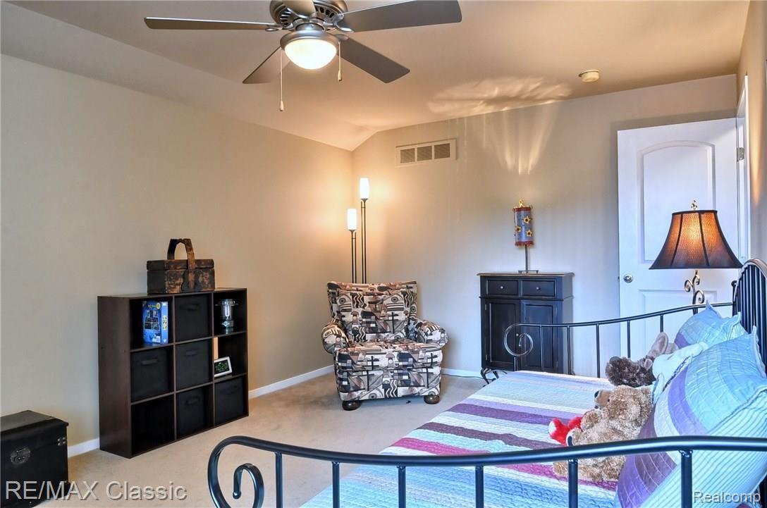 623 Ashley Circle East, Unit 88 Rochester, MI 48307 - Photo 13 of 28 C:\Users\Sharon\Desktop\Fuchs-Frantz\images\3rd_Bedroom_2nd_View.jpg