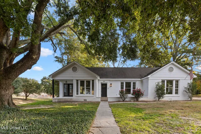 $295,000 | 501 Palestine Street, Raymond, MS 39154
