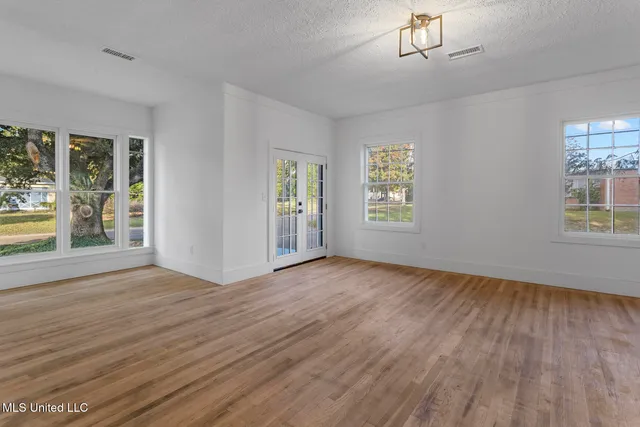 $295,000 | 501 Palestine Street, Raymond, MS 39154