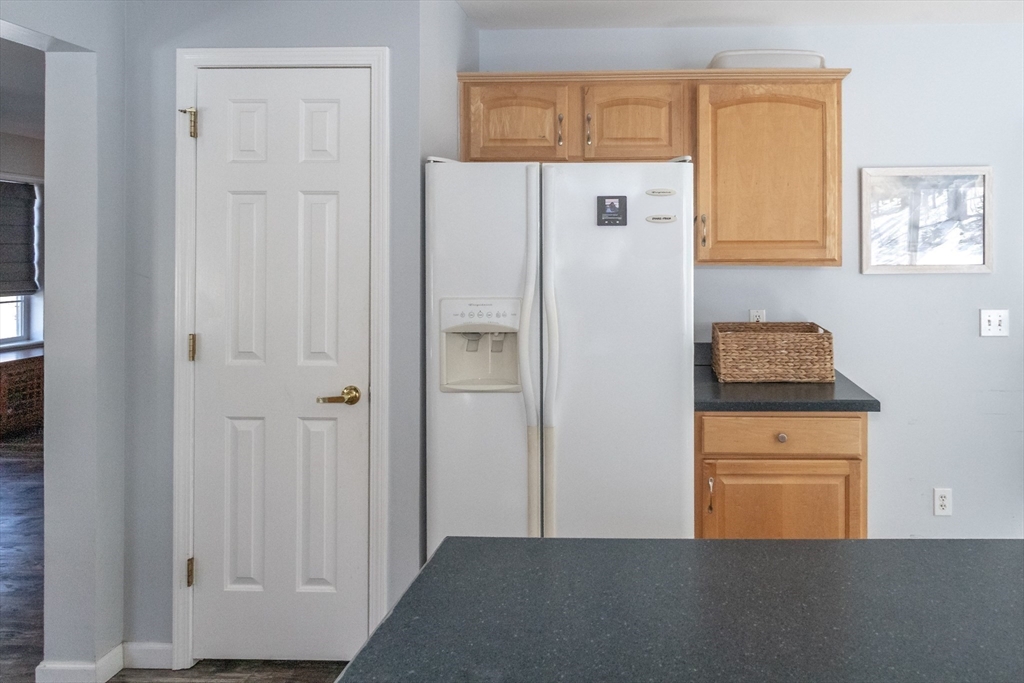 497 Riverside Drive Northampton, MA 01062 - Photo 7 of 41