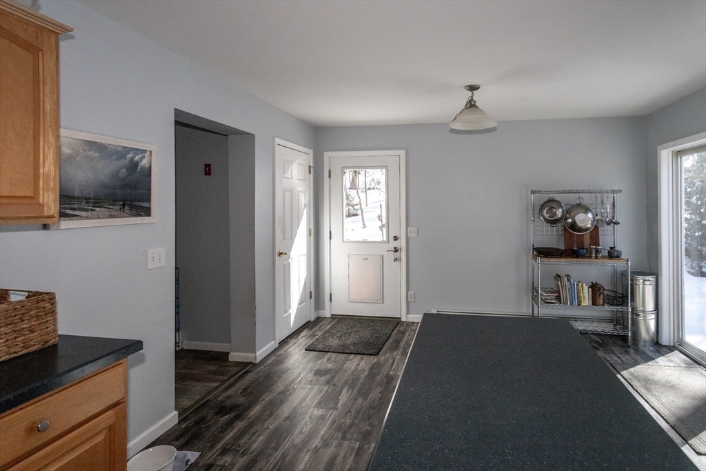 497 Riverside Drive Northampton, MA 01062 - Photo 8 of 41