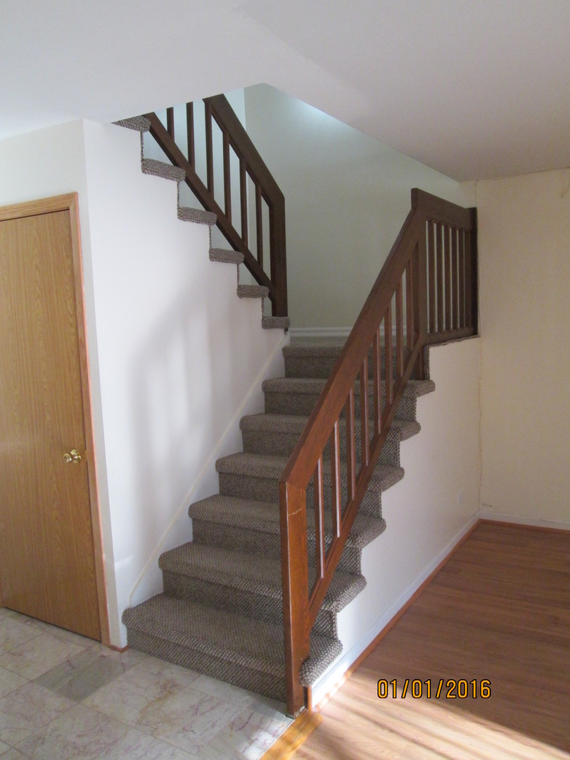 388 East Rimini Court Palatine, IL 60067 - Photo 3 of 18 Gallery Image 3