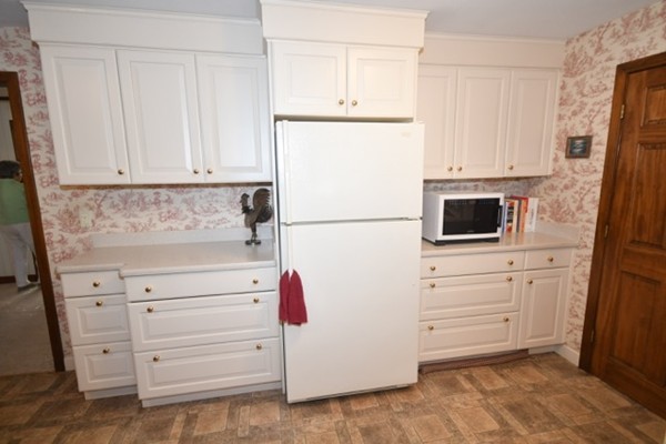 12 Bradley Road Andover, MA 01810 - Photo 6 of 29 Gallery Image 6