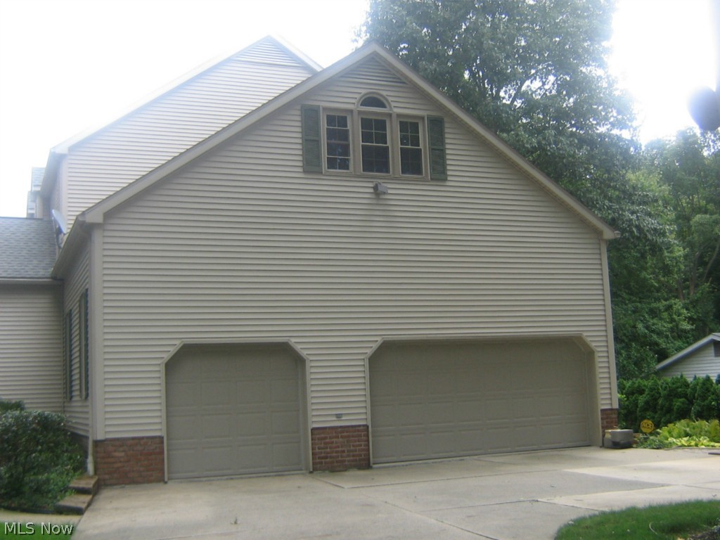 2350 Lancaster Road Akron, OH 44313 - Photo 2 of 24