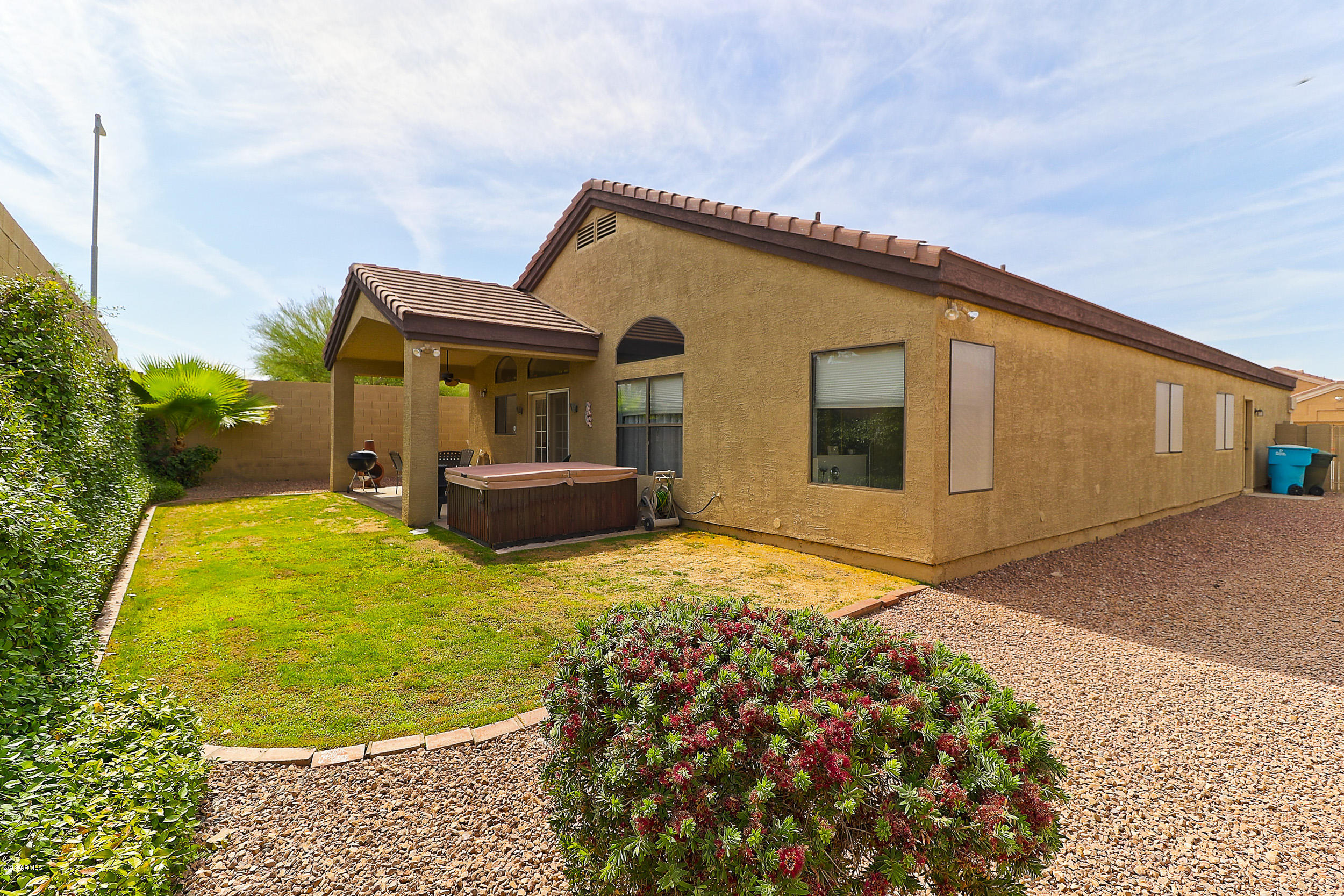 2101 East Escuda Road Phoenix, AZ 85024 - Photo 30 of 31 a house view with a garden space