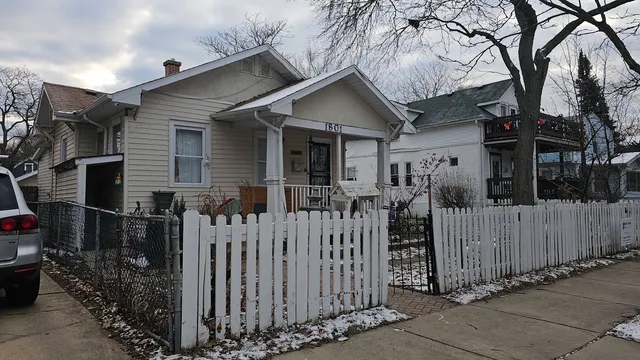 $275,000 | 1801 Brown Avenue, Evanston, IL 60201