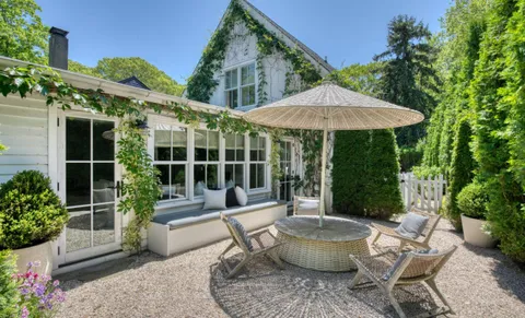 72 Hempstead Street, Sag Harbor, NY 11963