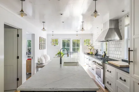 72 Hempstead Street, Sag Harbor, NY 11963