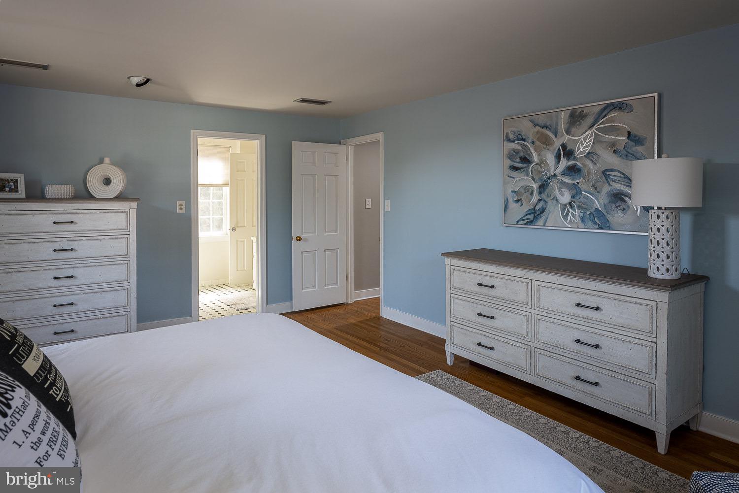 2 Chatham Place Wallingford, PA 19086 - Photo 21 of 37 Master bedroom