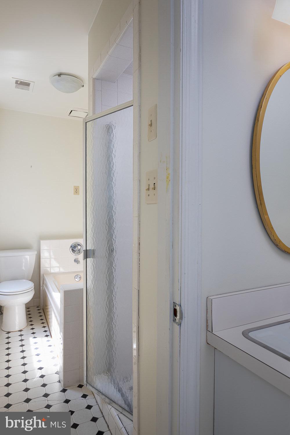 2 Chatham Place Wallingford, PA 19086 - Photo 23 of 37 Master bath