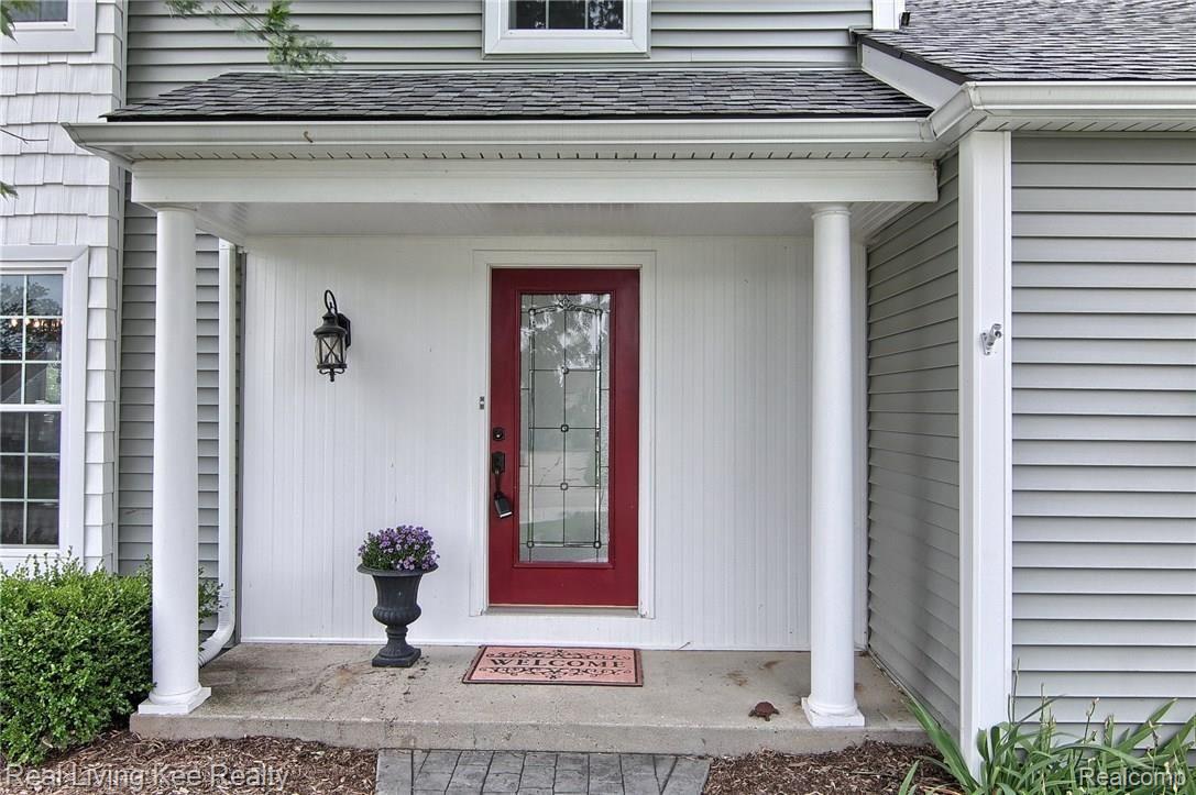 1685 Ridgecrest Rochester, MI 48306 - Photo 3 of 32 Front_Entrance.jpg