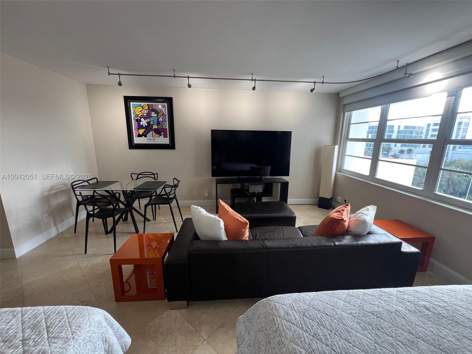 100 Lincoln Road, Unit 716 Miami Beach, FL 33139 - Photo 3 of 40
