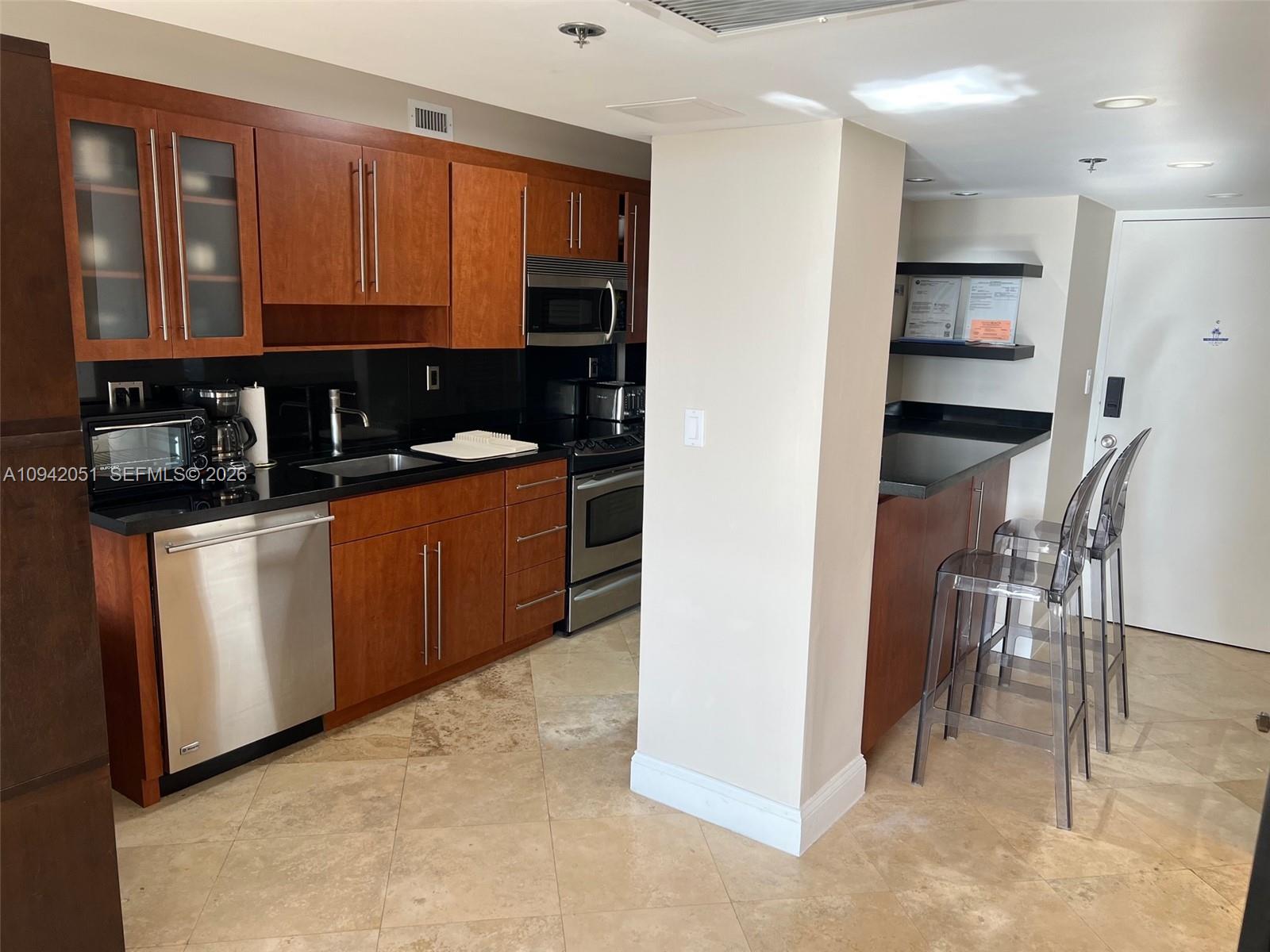 100 Lincoln Road, Unit 716 Miami Beach, FL 33139 - Photo 4 of 40