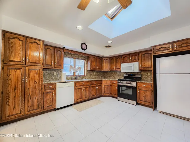 $1,150,000 | 44 Hillcrest Street | Great Kills