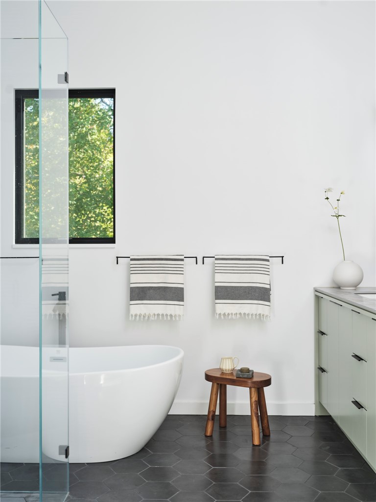 296 Stony Hollow Road Tiverton, RI 02878 - Photo 14 of 23